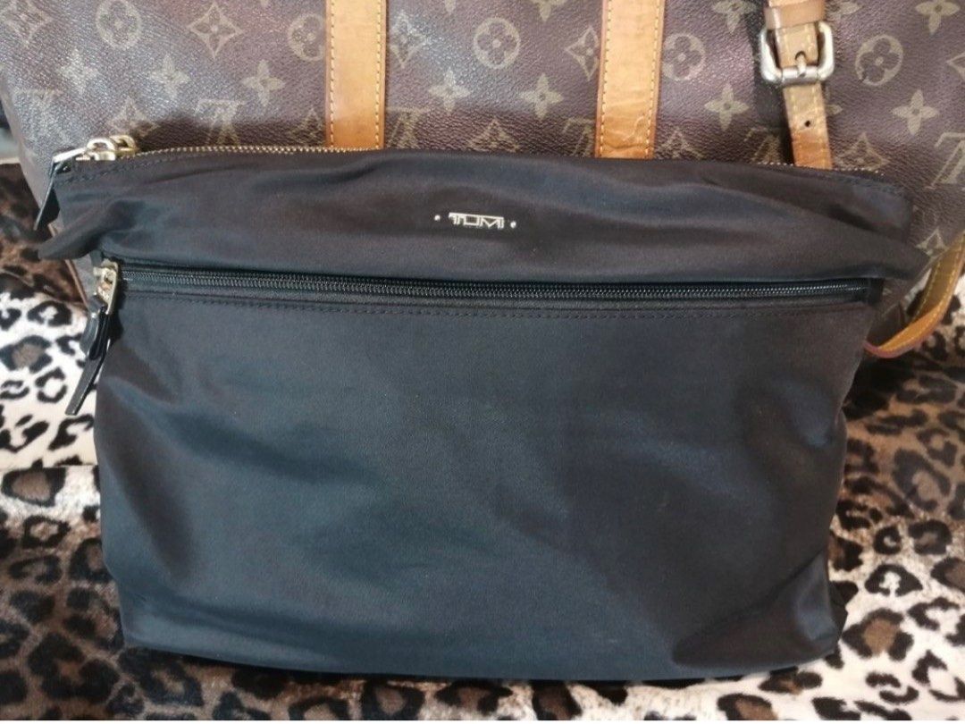 Tumi clutch bag, Men's Fashion, Bags, Belt bags, Clutches and Pouches