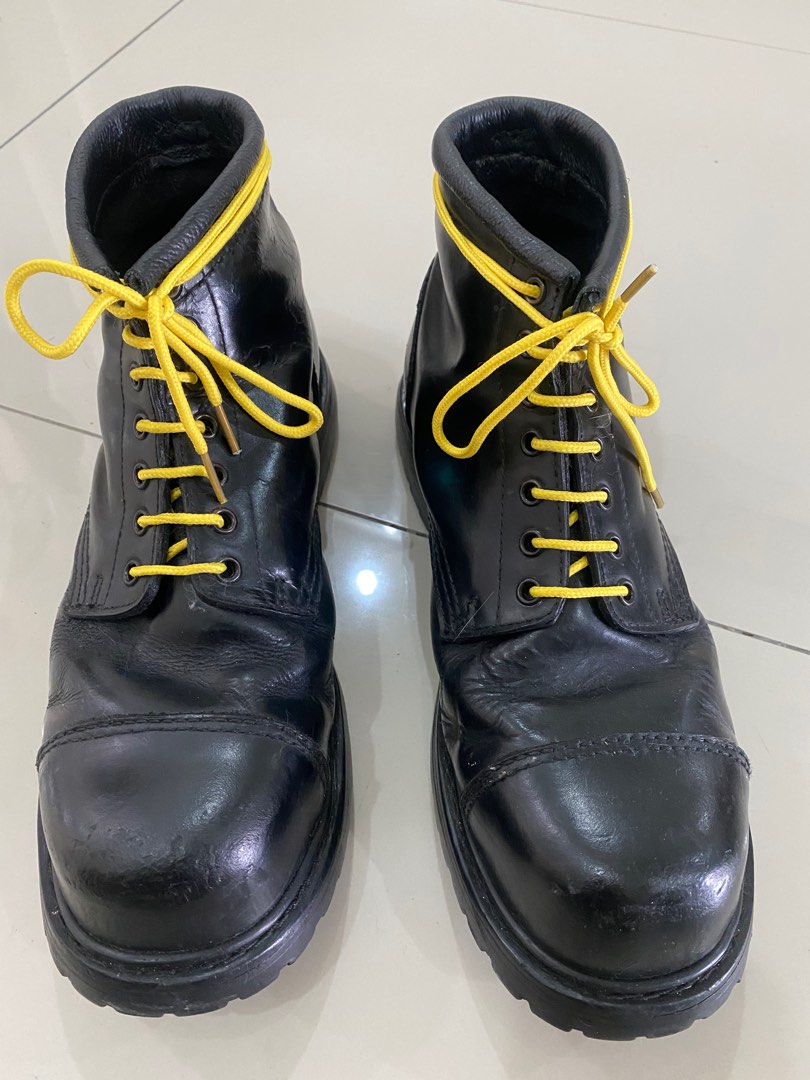 Underground boots england, Men's Fashion, Footwear, Boots on Carousell