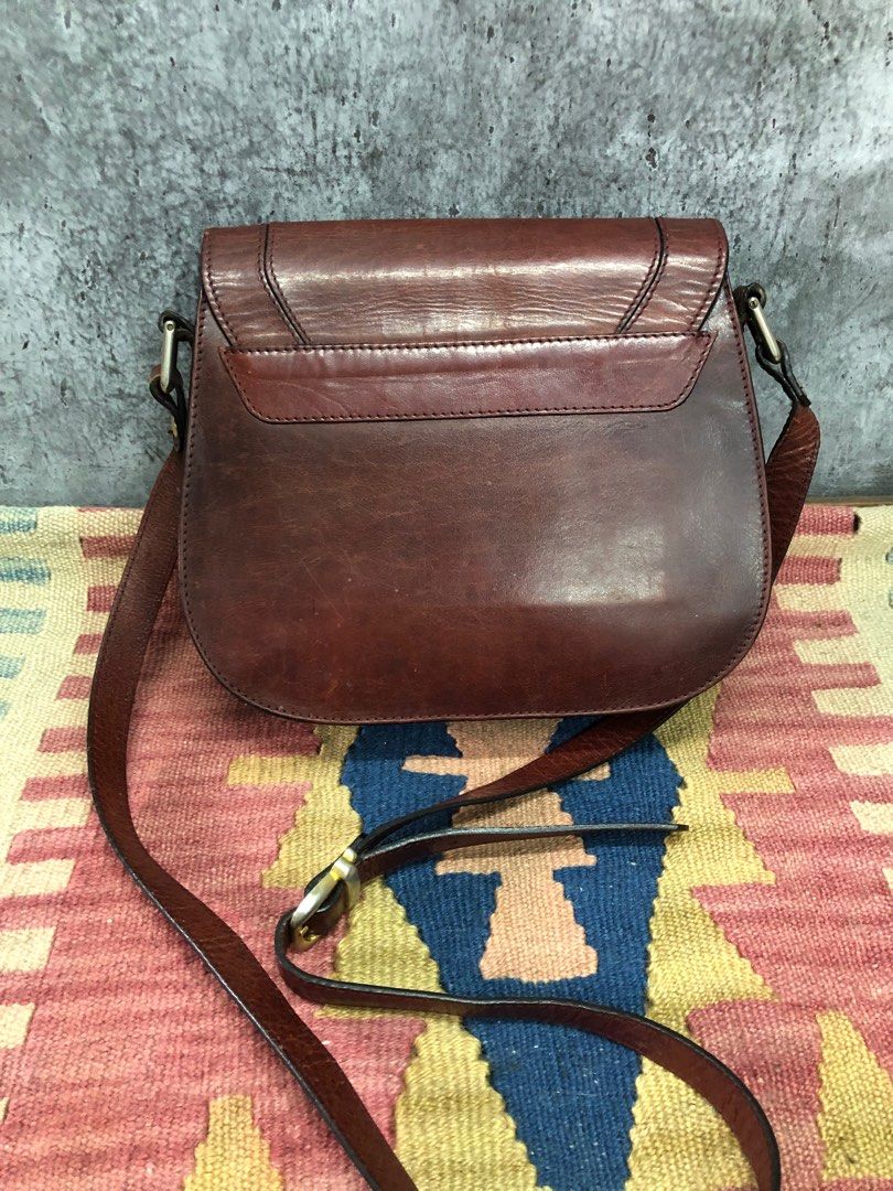 Giamax sling bag sale price