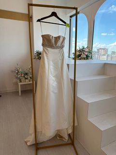 (Category: ) located in . Submitted by secondhandgowns (Listing ID 1247088920, Image 1). Description: .