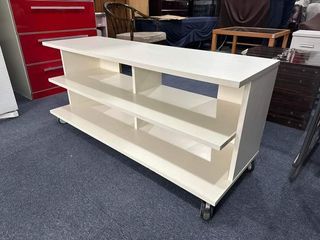 WHITE TV RACK WITH WHEELS