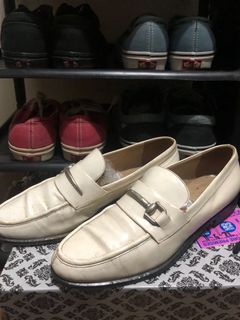 Womens Gucci loafers