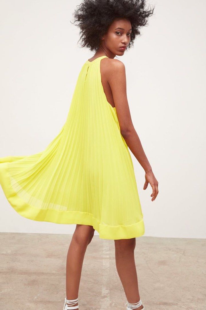 Zara Pleated Dress XS, Women's Fashion, Dresses u0026 Sets, Dresses on Carousell