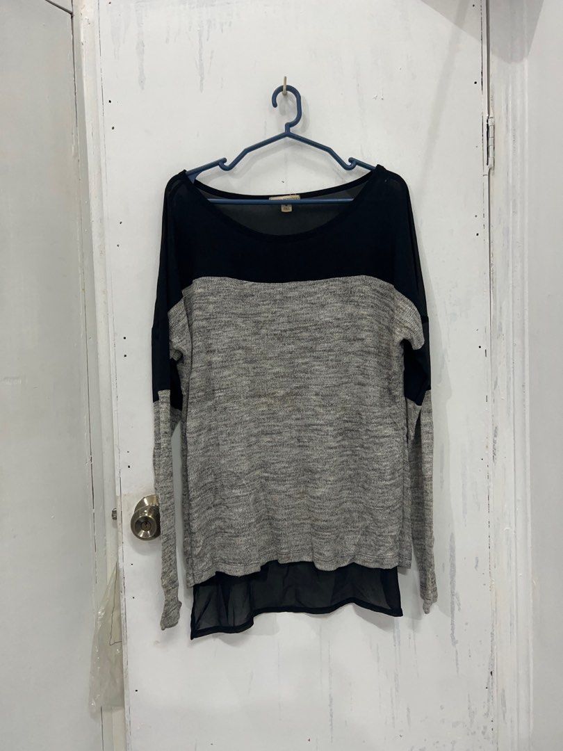 Zenana Outfitters Size Medium - Long Sleeve Top