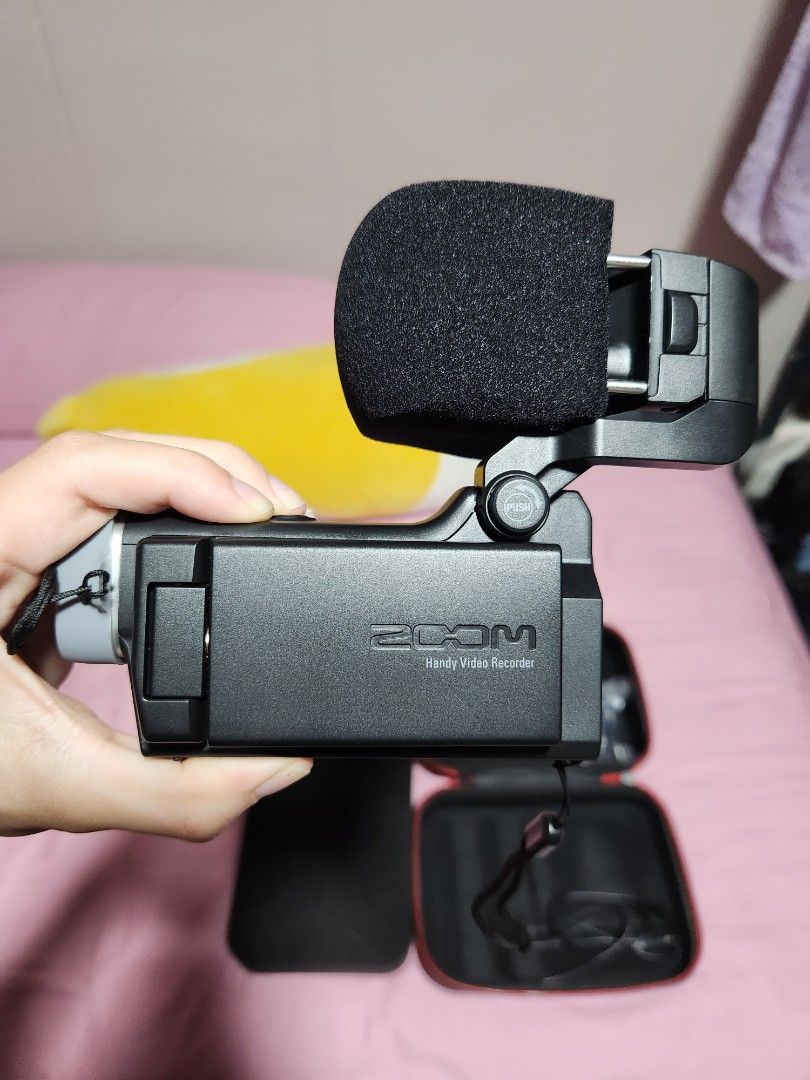Zoom Q8 video camera, Photography, Cameras on Carousell