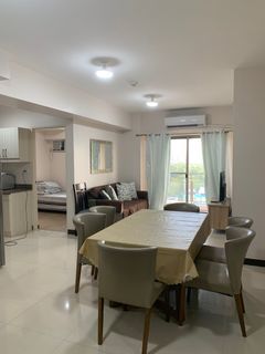 STAYCATION 3 BR 6 beds with balcony FREE PARKING