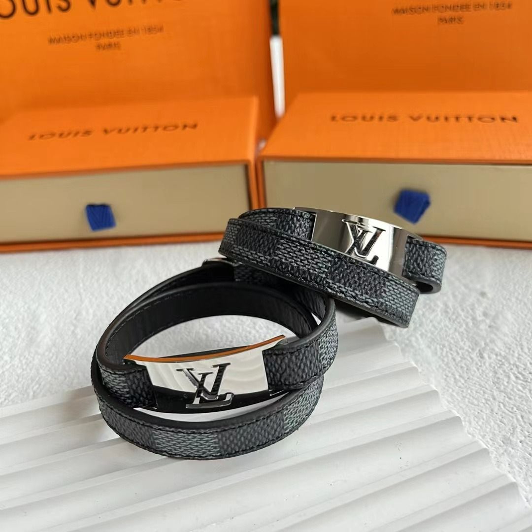 LOUIS VUITTON Sign It Bracelet M6616E