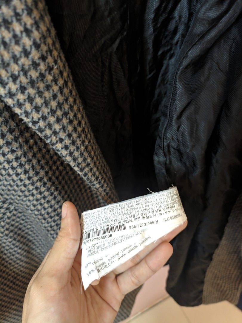 ‼️ ZARA Blazer womens (Category: Coats, Jackets and Outerwear) located in Taguig. Submitted by dropthatstuffph (Listing ID 1247153933, Image 3). Description: Size: M.