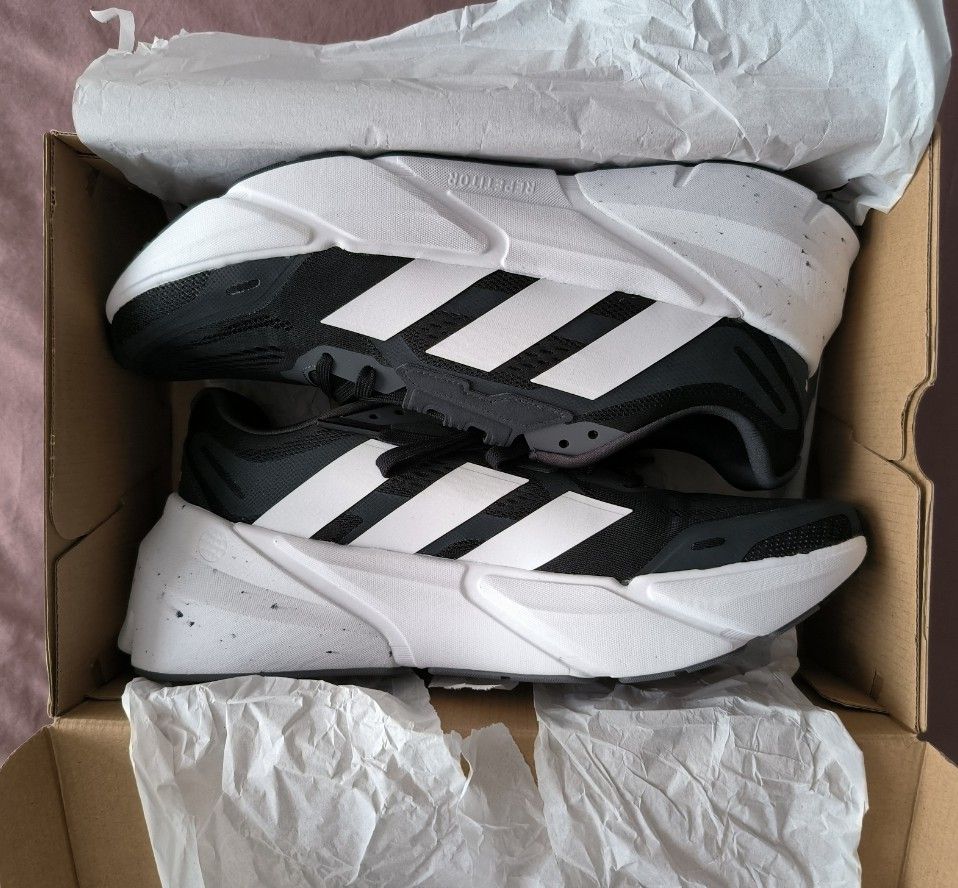 Adidas Adistar GX2995 Running Shoes Sepatu Lari Hoka Saucony Nike, Fesyen  Pria, Sepatu , Sneakers di Carousell