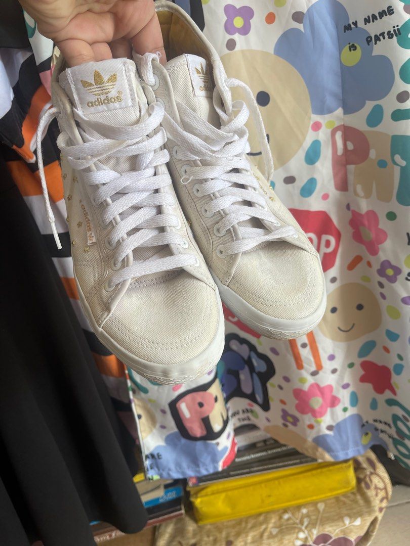 Adidas semi studs top
