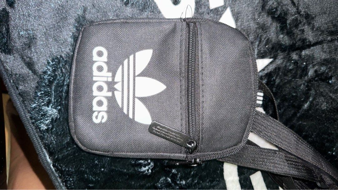 Adidas trefoil sales sling bag