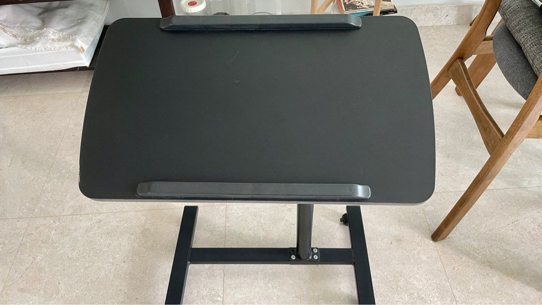 Adjustable table (Category: Tables & Sets) located in Singapore. Submitted by ashishntu2020 (Listing ID 1247227785, Image 2). Description: .