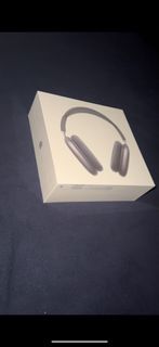 AirPods maxes