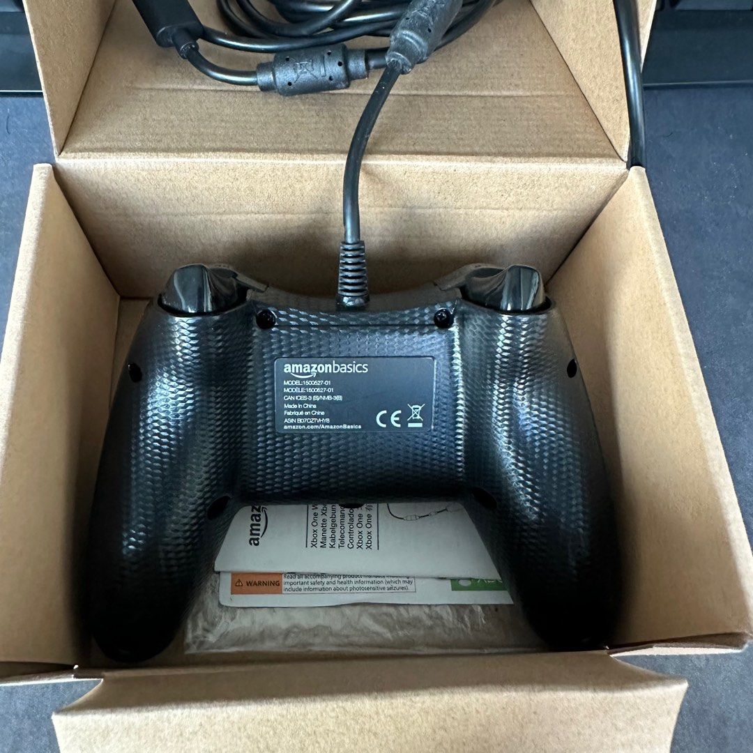 AmazonBasics Wired Xbox One Controller