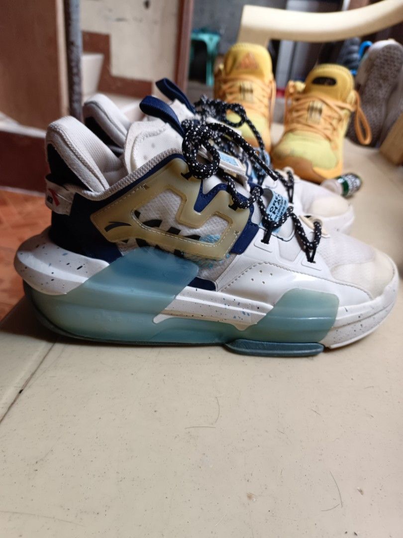 anta hiking shoes