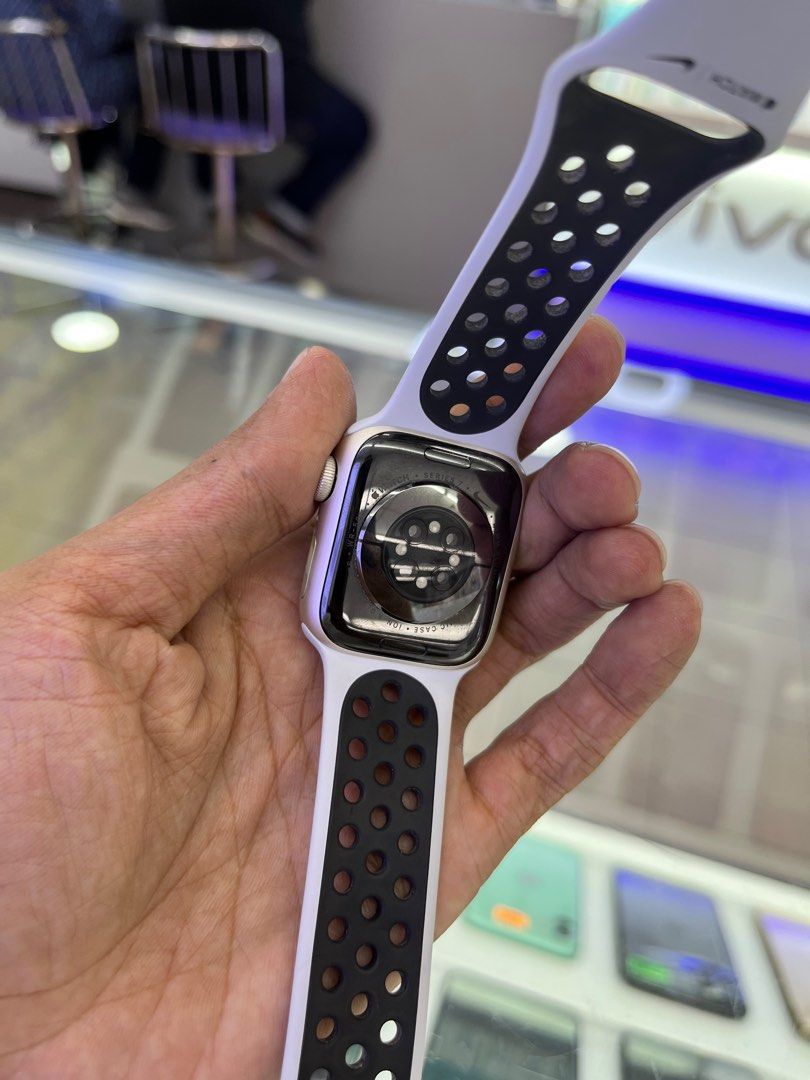 Apple Watch Series 7 Original Second Used, Mobile Phones & Gadgets