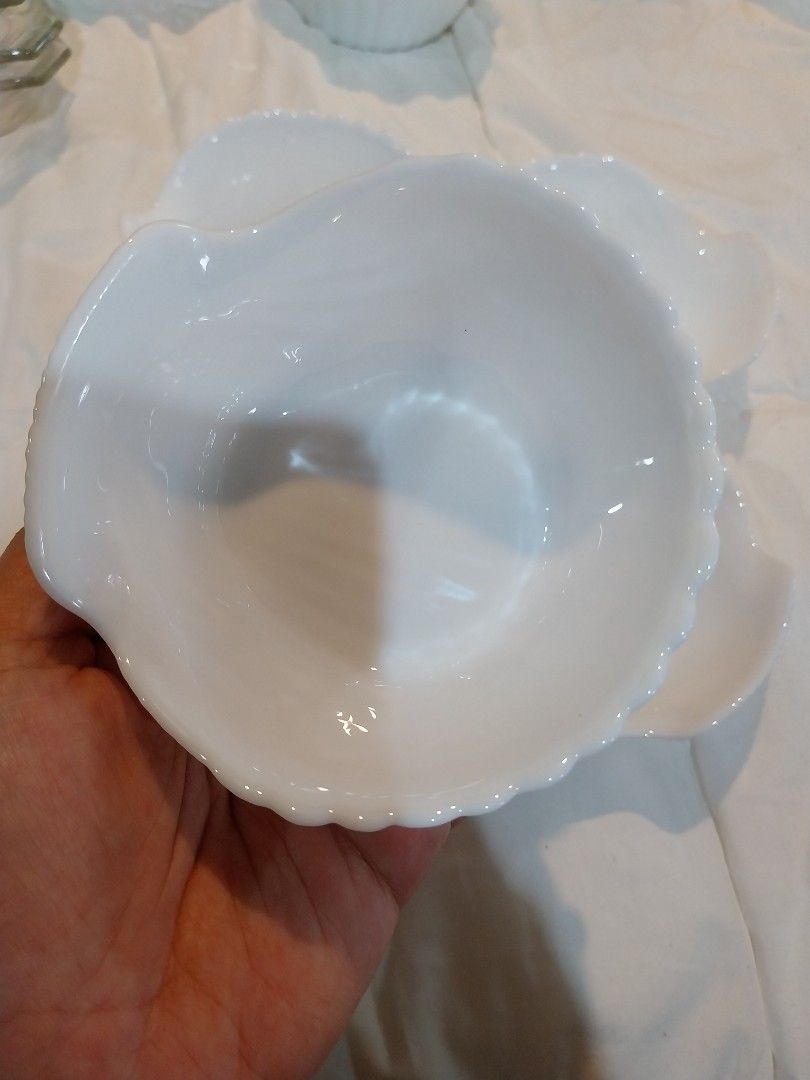 Arcopal sea shell salad bowl (Category: Dinnerware & Cutlery) located in Cavite. Submitted by mom0f2 (Listing ID 1247214109, Image 1). Description: 120each 8pcs available take all 880 SALE!! 90EACH taka all 650.