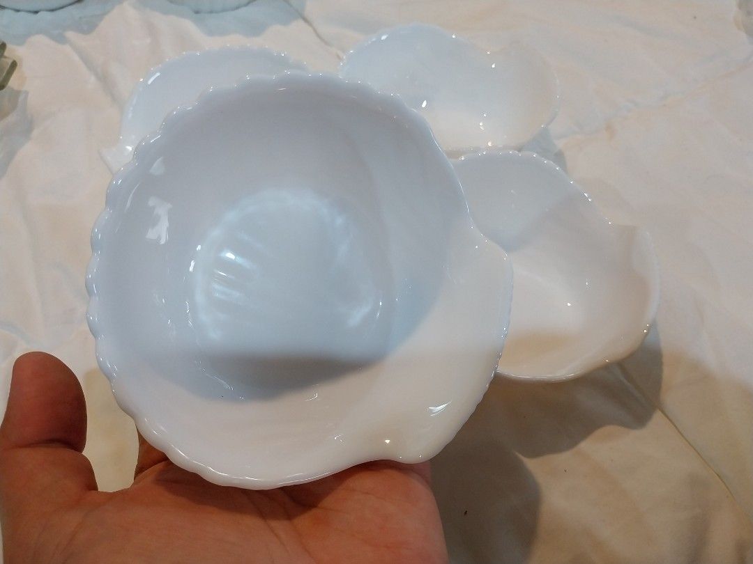 Arcopal sea shell salad bowl (Category: Dinnerware & Cutlery) located in Cavite. Submitted by mom0f2 (Listing ID 1247214109, Image 2). Description: 120each 8pcs available take all 880 SALE!! 90EACH taka all 650.