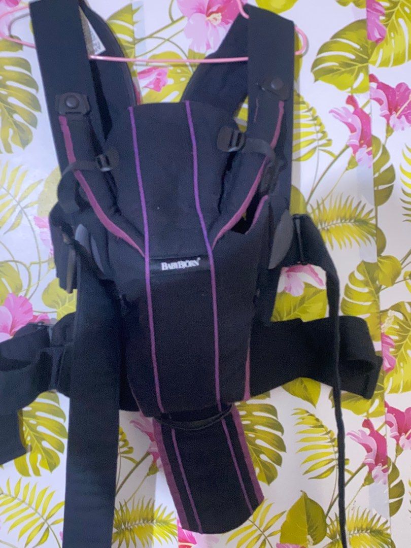 Baby Bjorn (Category: Carriers & Slings) located in Makati City. Submitted by mindysshop (Listing ID 1247173773, Image 1). Description: EUC carrier for sale, good for 3-12 kgs ,great waste/ hip support and easy to use. RFS: i have extras.