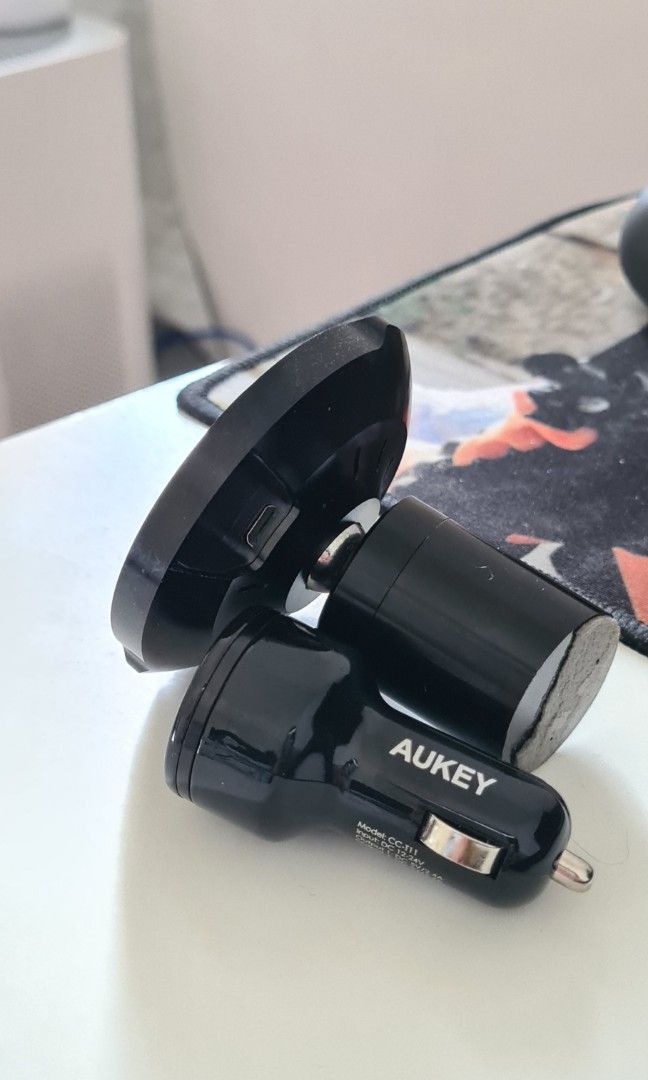 Baseus Big Ears Wireless Charging Car Mount + Aukey Car Charger on