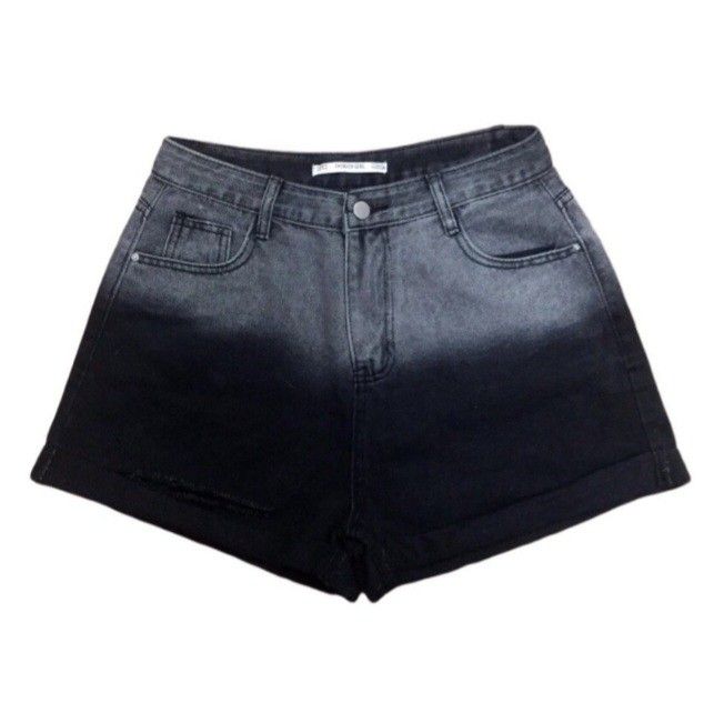 Black Ombre Short (Category: Shorts) located in Quezon City. Submitted by midnight.muse (Listing ID 1247277068, Image 1). Description: Black Ombre Short Color: 8/10 Size: 29-30.