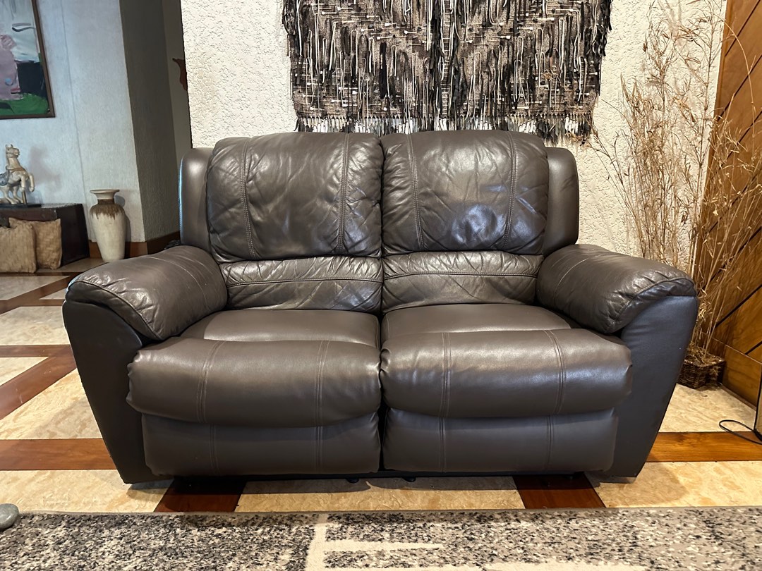 Black sofa on Carousell