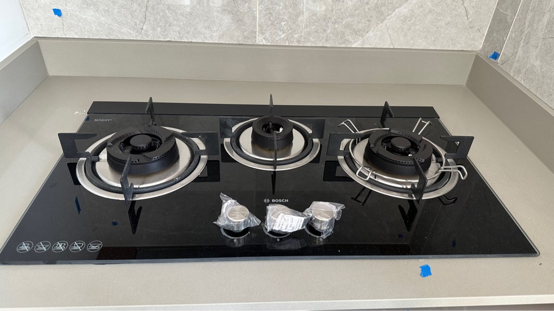 Bosch Gas Hob PBD7332SG, TV & Home Appliances, Kitchen Appliances, Hobs