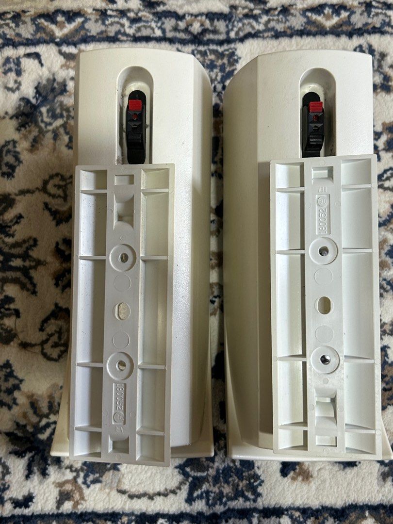 Bose 161 wall mount speakers Audio Soundbars Speakers