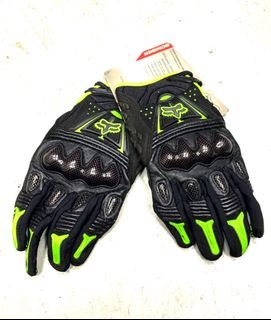 WTB fox racing bomber gloves red or black brand new. Pm with