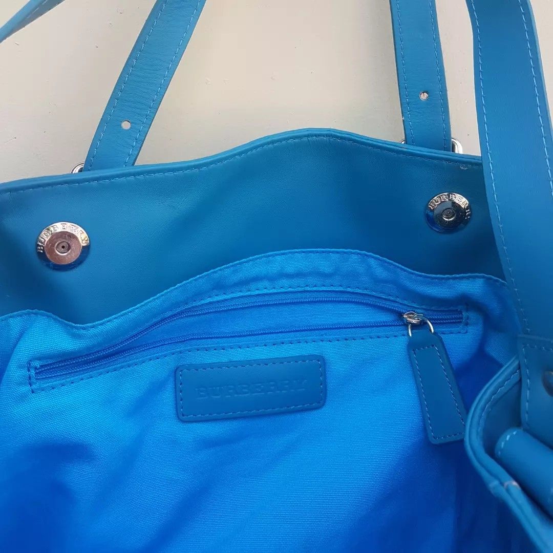 Burberry ziper full YKK on Carousell