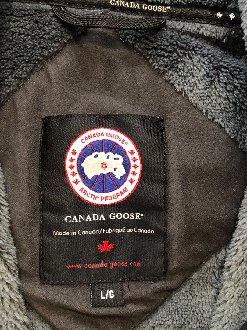 Canada Goose Made in Canada Sweater, Men's Fashion, Coats, Jackets and