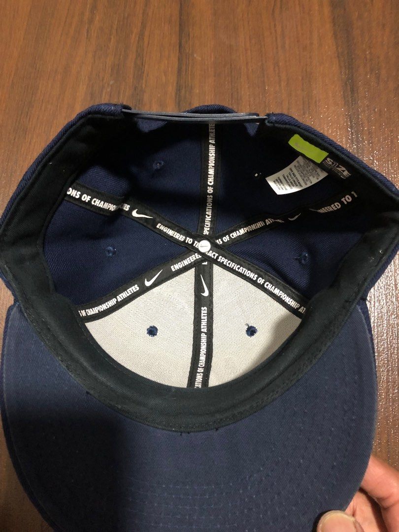 Cap (Category: Caps & Hats) located in Singapore. Submitted by _redhotchillipepper_ (Listing ID 1247295449, Image 3). Description: .