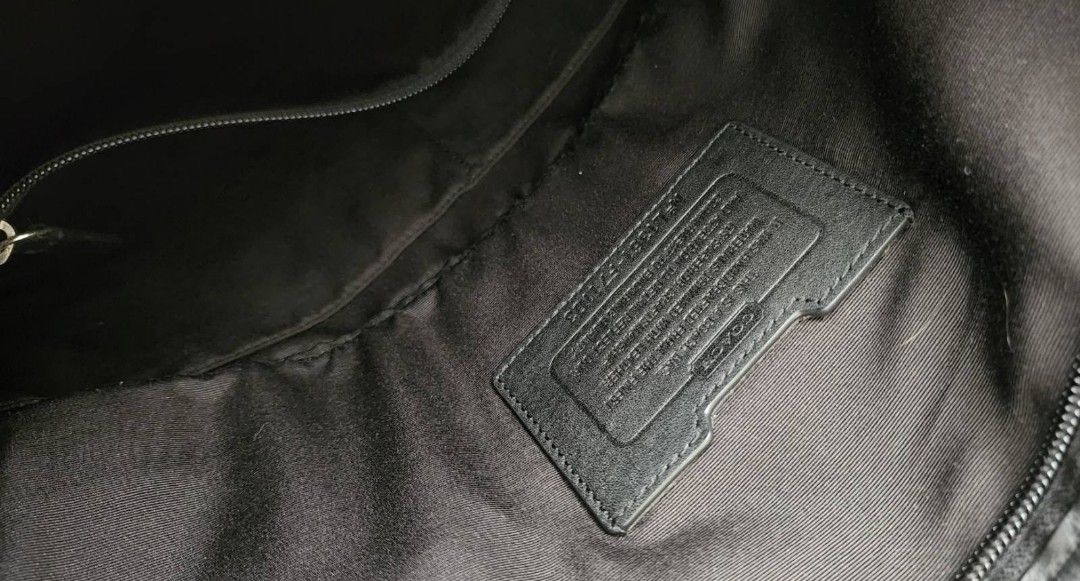 COACH 2 WAY BAG (TOTE/MESSENGER) (Category: Luxury Bags & Wallets) located in Paranaque City. Submitted by _mdv_ (Listing ID 1247147366, Image 3). Description: COACH 2 WAY BAG (TOTE/MESSENGER) used once, almost new then stored same bag being sold for almost 19k + tax + shipping at vestaire 12,500.00.