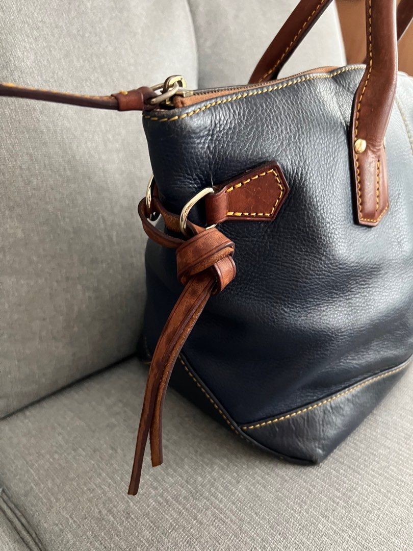 Dooney and bourke champosa deals