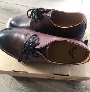 Dr martens 1461 cherry red antique temperley clearance