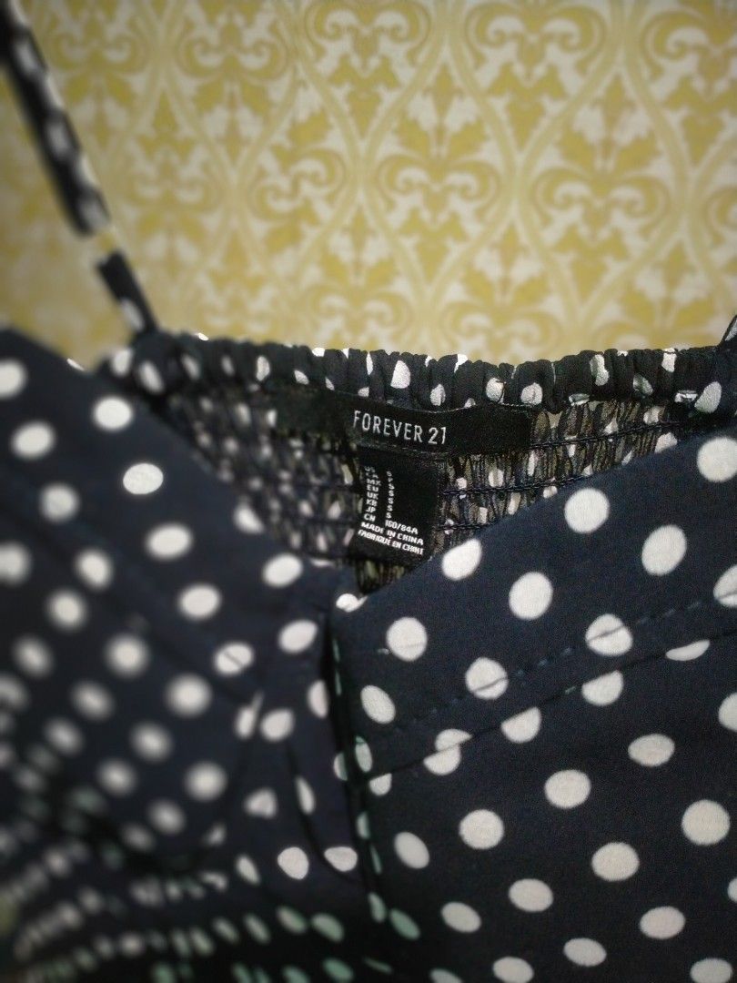 Dress with Padded (Category: Dresses) located in Pasay City. Submitted by maljake (Listing ID 1247275552, Image 2). Description: Good as new. Once ko lng nagamit. bought for 1k+. selling for half price nlng po, Stock lng sya for the long time. Maganda in person png awra ☺️ fits to Small-Medium frame.