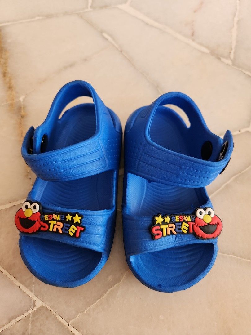 Sandal elmo 2025