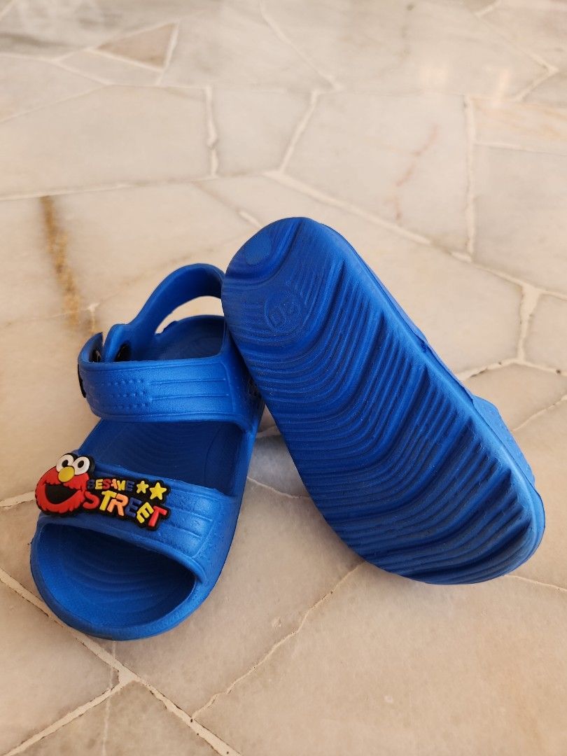 Sandal discount balance elmo