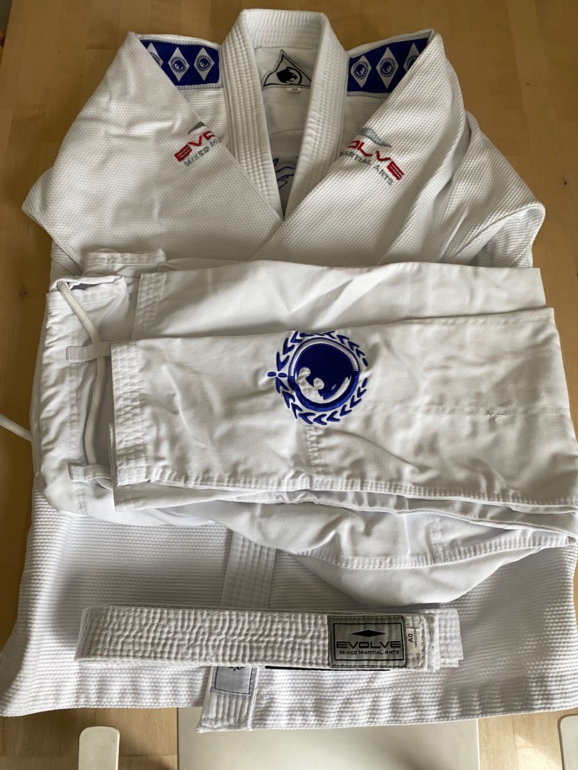 2 sets Evolve MMA Brazilian Jiu Jitsu BJJ Gi full set, Sports Equipment