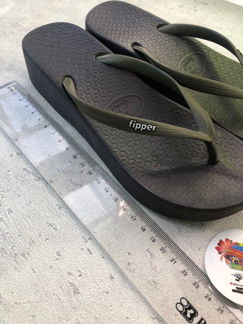Fipper Wedges Flipflop Sandal Fesyen Pria Sepatu Sandal di