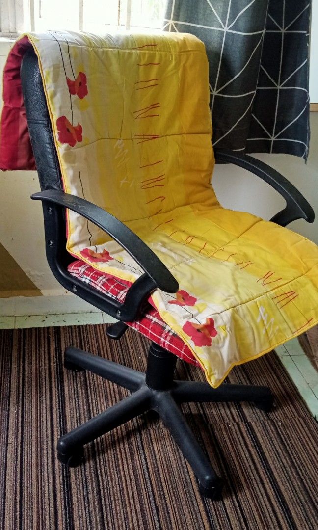 FREE Office Chair Kerusi Ofis, Furniture & Home Living, Furniture, Chairs on Carousell