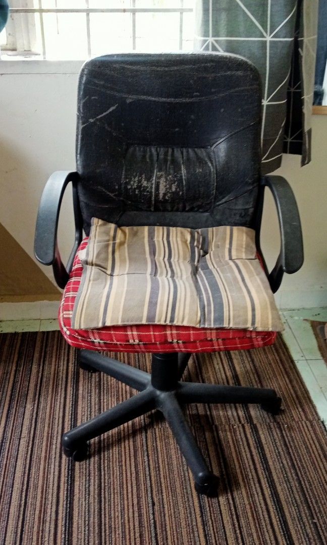 Old chair cheap olx