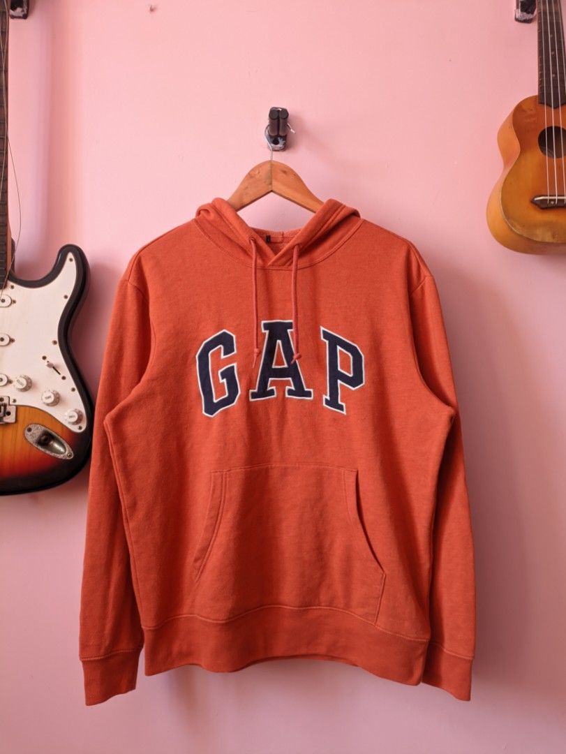 GAP logo pull over hoodie (Category: Coats, Jackets and Outerwear) located in Taguig. Submitted by dropthatstuffph (Listing ID 1247148823, Image 2). Description: Size: cut tag Dimes: 26 x 23.