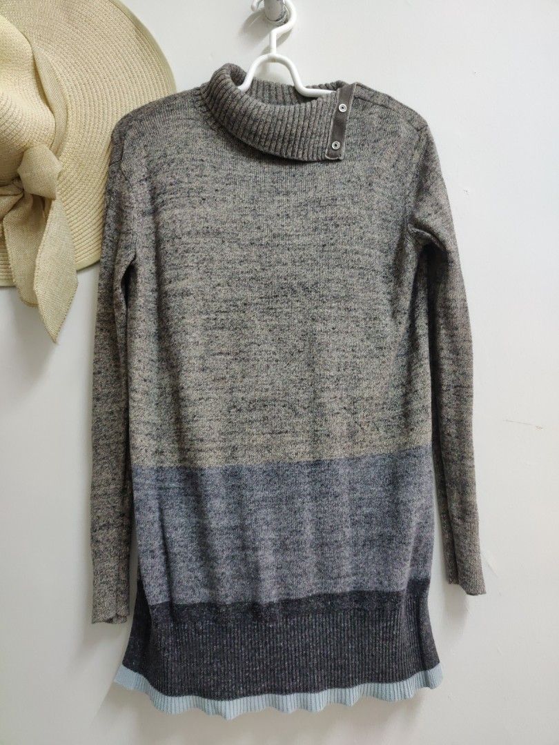 Gap striped sale turtleneck