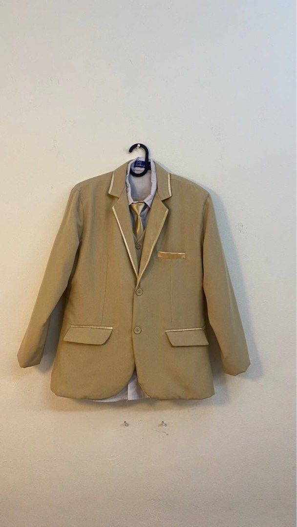 Grooms complete attire (Category: Coats, Jackets and Outerwear) located in Mandaluyong City. Submitted by mpa03 (Listing ID 1247154741, Image 1). Description: Used once Will send measurement Complete set Coat Vest Long sleeves Neck tie Pants.