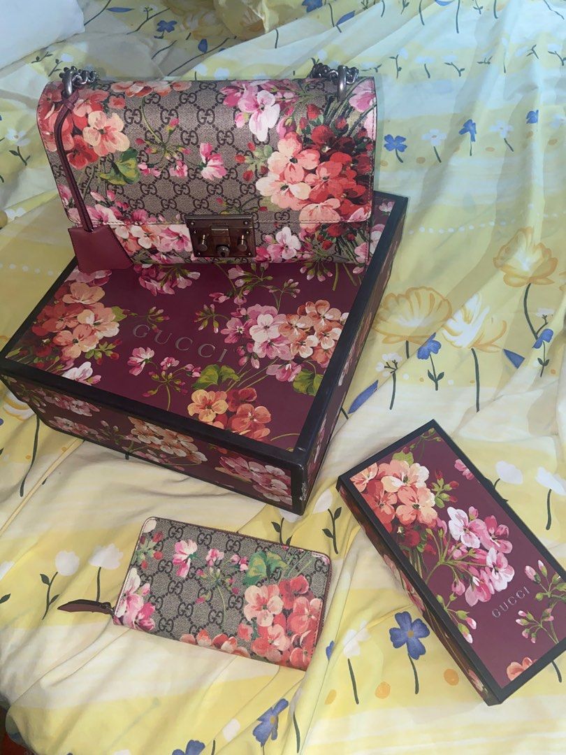 Gucci floral clutch bag hotsell