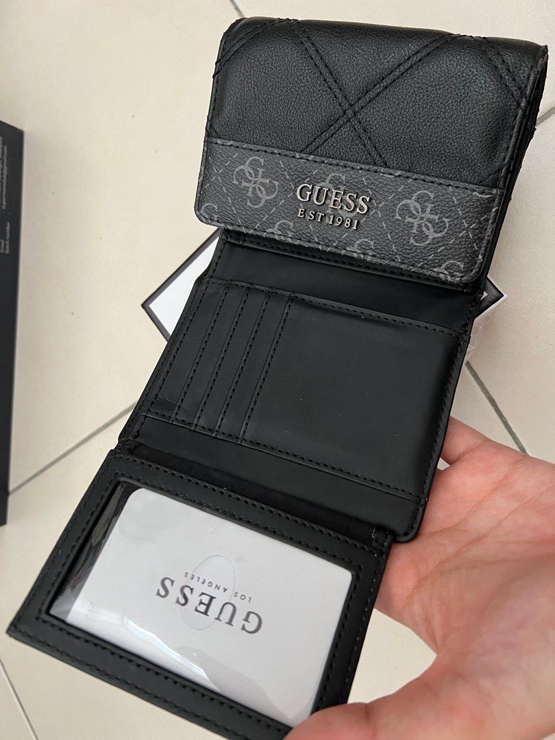 Guess hot sale trifold wallet