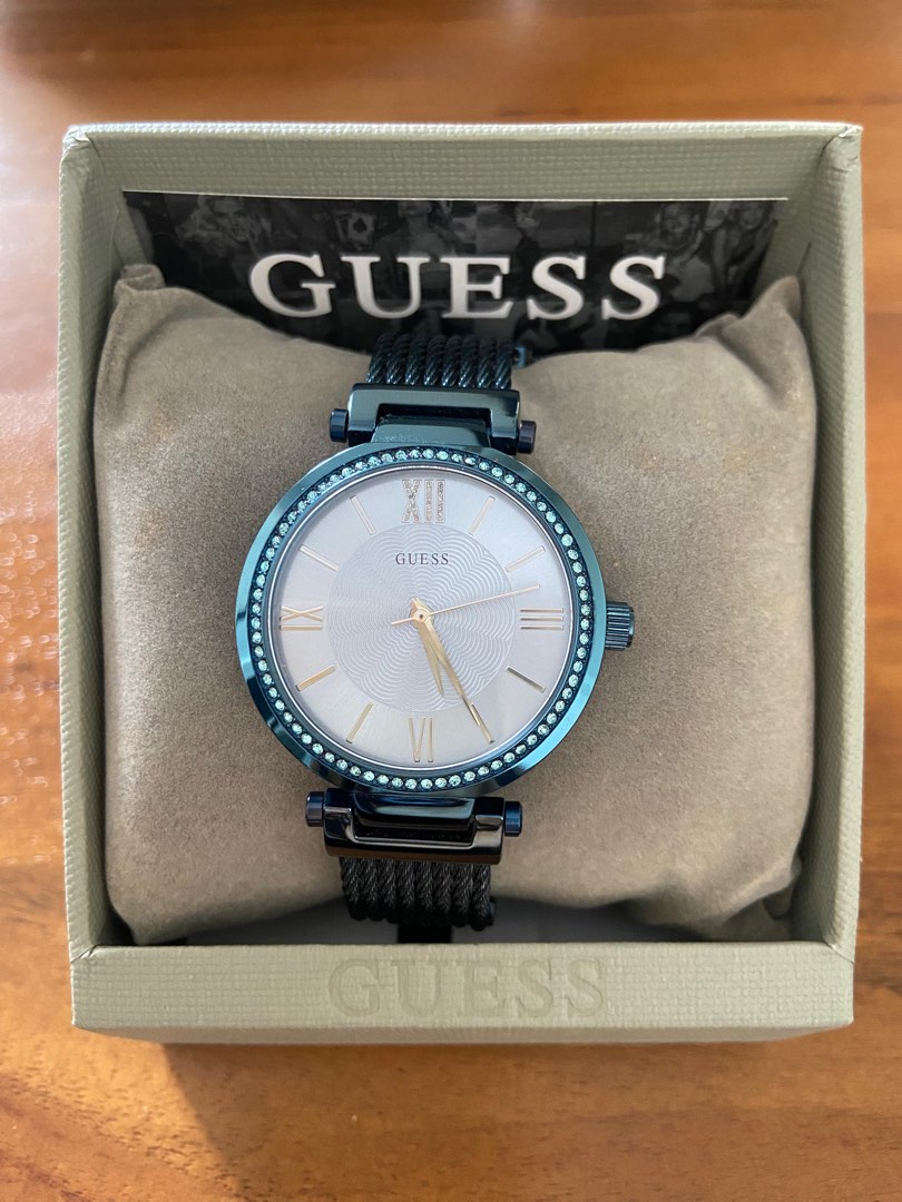 Guess Watch, Fesyen Wanita, Jam Tangan di Carousell
