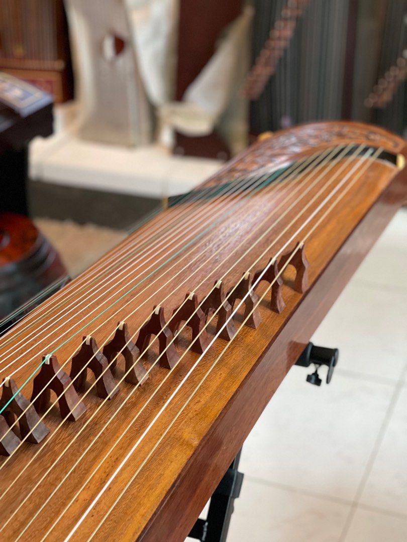 Guzheng dunhuang Secondhand introductory zither, Hobbies & Toys, Music
