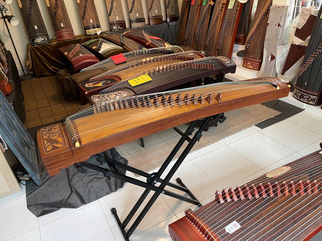 Guzheng dunhuang Secondhand introductory zither, Hobbies & Toys, Music